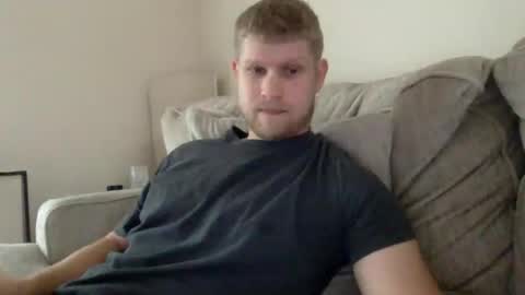 Snapshot of thehairyprince chatting on 10-25-25, 03:07 Harry online show from 10-25-25, 03:07