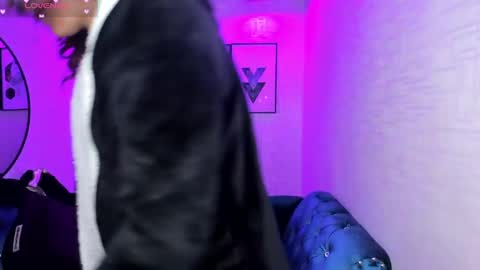 Theia  online show from 11-12-25, 01:00