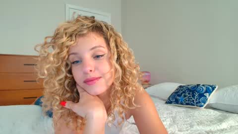 Snapshot of theislandgirl chatting on 02-18-25, 10:14 Lily Marie online show from 02-18-25, 10:14