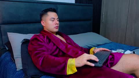 Snapshot of thekingerick chatting on 02-14-26, 06:48 thekingerick online show from 02-14-26, 06:48