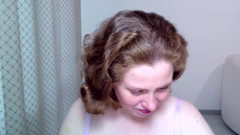 Ella online show from 12-14-25, 11:26