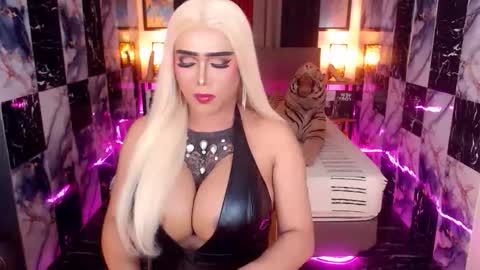 Paula online show from 11-22-25, 07:13