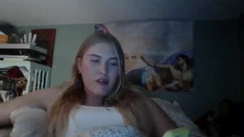 Snapshot of thelittlebambii chatting on 11-26-25, 02:01 Little Bambii online show from 11-26-25, 02:01