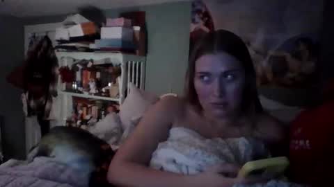 Snapshot of thelittlebambii chatting on 02-05-26, 02:49 Little Bambii online show from 02-05-26, 02:49