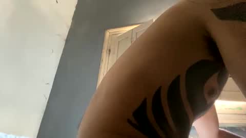 Snapshot of themarttinguyyy chatting on 12-24-24, 03:16 themarttinguyyy online show from 12-24-24, 03:16