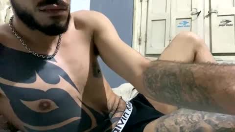 Snapshot of themarttinguyyy chatting on 12-26-24, 04:43 themarttinguyyy online show from 12-26-24, 04:43