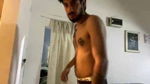 Snapshot of themarttinguyyy chatting on 09-17-25, 11:50 themarttinguyyy online show from 09-17-25, 11:50