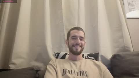 Snapshot of themmistokles chatting on 10-20-25, 03:45 themmistokles online show from 10-20-25, 03:45