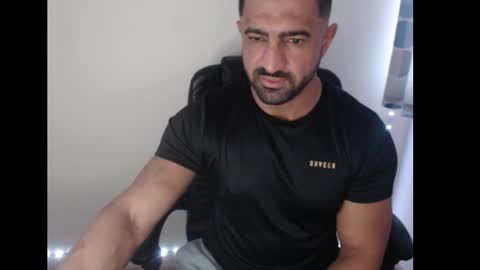 Snapshot of themusclefactory chatting on 11-01-25, 04:09 TheMuscleFactory online show from 11-01-25, 04:09