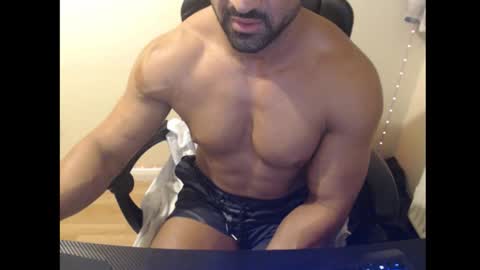 Snapshot of themusclefactory chatting on 11-06-25, 06:53 TheMuscleFactory online show from 11-06-25, 06:53