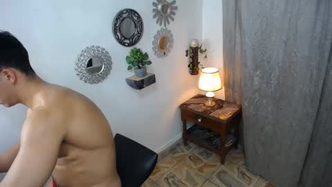 Snapshot of themuscularvenezuelanman chatting on 09-21-25, 09:11 themuscularvenezuelanman online show from 09-21-25, 09:11