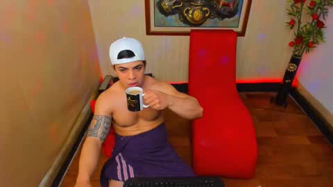 themuscularvenezuelanman online show from 06-05-26, 05:03