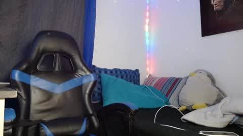 Snapshot of theo_levis chatting on 04-26-26, 06:00 theo_levis online show from 04-26-26, 06:00