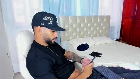 Theo Sky online show from 09-16-25, 07:48