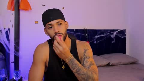 Theo Sky online show from 10-28-25, 03:04