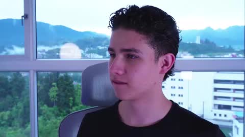 Snapshot of theohawke_ chatting on 02-11-25, 01:09 THEO- MATEO online show from 02-11-25, 01:09