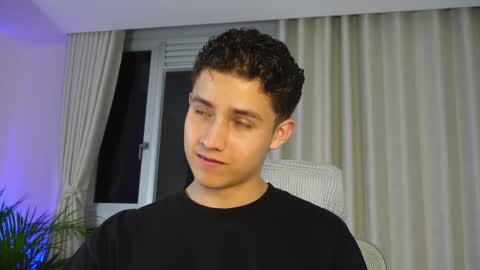 Snapshot of theohawke_ chatting on 03-07-25, 11:49 THEO- MATEO online show from 03-07-25, 11:49