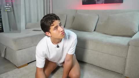  THEO- MATEO  online show from 11-05-25, 11:05