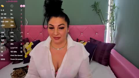 Snapshot of theonerosegoddes chatting on 02-27-26, 08:20 theonerosegoddes online show from 02-27-26, 08:20