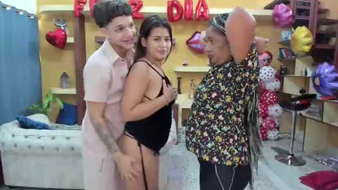 Snapshot of theorderofthephoenix chatting on 02-15-25, 04:23 Sophia Vanessa and The Pepe online show from 02-15-25, 04:23