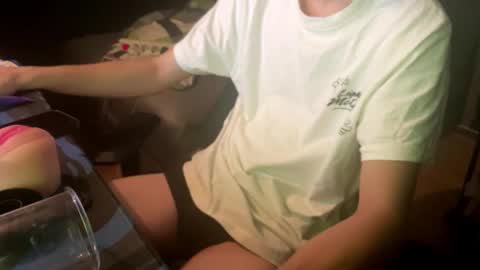 Snapshot of theothede19cm chatting on 10-25-25, 07:41 theothede19cm online show from 10-25-25, 07:41