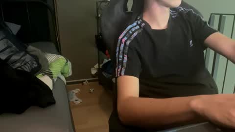 Snapshot of theothede19cm chatting on 10-28-25, 01:47 theothede19cm online show from 10-28-25, 01:47