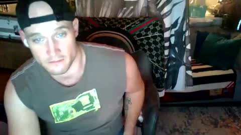 Snapshot of theoutfitter chatting on 02-20-25, 02:07 MISTERPOWERS online show from 02-20-25, 02:07