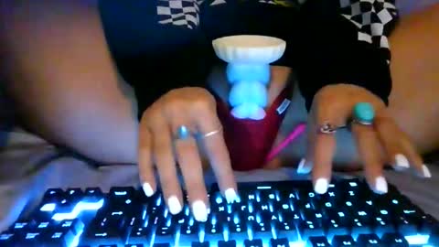the peach princess  online show from 06-10-26, 03:00