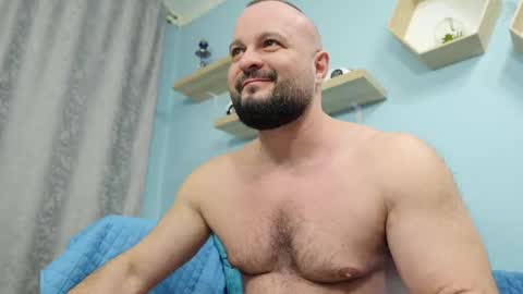 Snapshot of thephenomone chatting on 02-15-25, 04:01 Chris online show from 02-15-25, 04:01