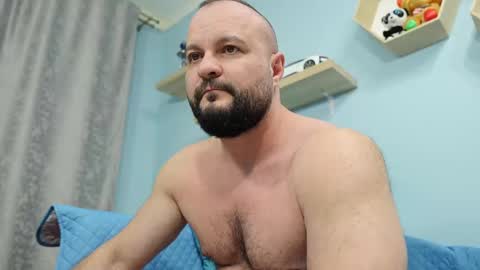 Snapshot of thephenomone chatting on 03-04-25, 01:06 Chris online show from 03-04-25, 01:06