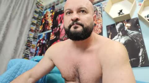 Snapshot of thephenomone chatting on 09-09-25, 11:54 Chris online show from 09-09-25, 11:54