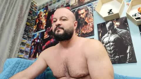 Snapshot of thephenomone chatting on 09-11-25, 11:32 Chris online show from 09-11-25, 11:32