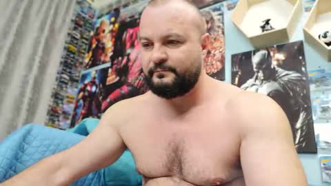 Snapshot of thephenomone chatting on 10-22-25, 04:46 Chris online show from 10-22-25, 04:46