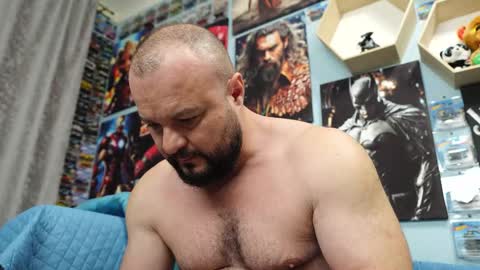 Snapshot of thephenomone chatting on 11-04-25, 06:01 Chris online show from 11-04-25, 06:01