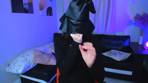 Snapshot of thepretty_kitty chatting on 11-17-25, 07:47 thepretty_kitty online show from 11-17-25, 07:47