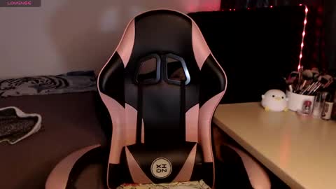 Sara online show from 04-26-26, 03:21