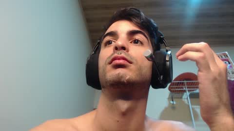 Snapshot of therazhanen chatting on 12-16-24, 04:55 Santiago Enrique online show from 12-16-24, 04:55