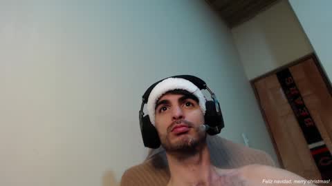 Snapshot of therazhanen chatting on 12-26-24, 05:37 Santiago Enrique online show from 12-26-24, 05:37