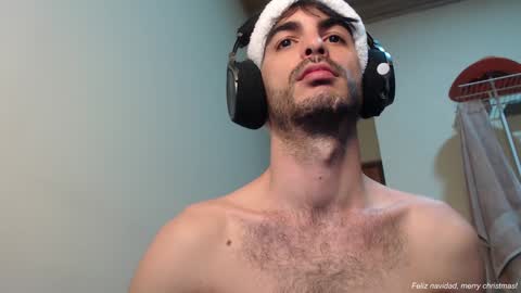 Snapshot of therazhanen chatting on 12-28-24, 07:11 Santiago Enrique online show from 12-28-24, 07:11