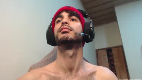 Snapshot of therazhanen chatting on 01-04-25, 05:48 Santiago Enrique online show from 01-04-25, 05:48