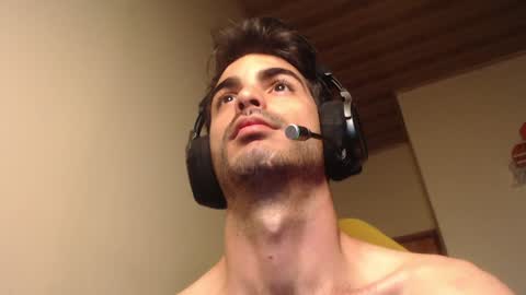 Snapshot of therazhanen chatting on 01-16-25, 05:32 Santiago Enrique online show from 01-16-25, 05:32