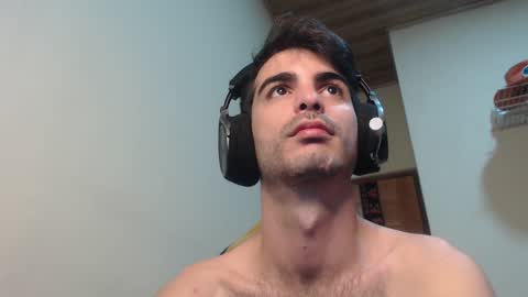 Snapshot of therazhanen chatting on 01-17-25, 05:11 Santiago Enrique online show from 01-17-25, 05:11