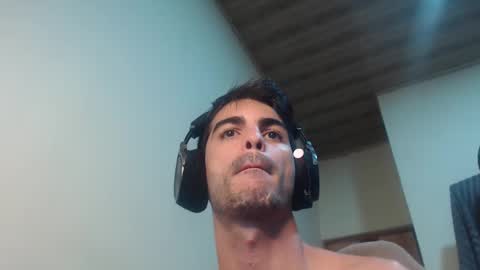 Snapshot of therazhanen chatting on 02-09-25, 04:46 Santiago Enrique online show from 02-09-25, 04:46