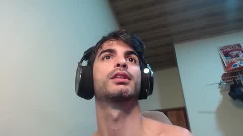 Snapshot of therazhanen chatting on 02-19-25, 05:38 Santiago Enrique online show from 02-19-25, 05:38