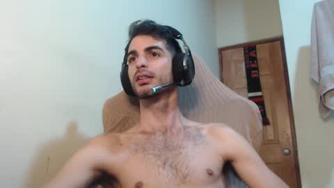 Snapshot of therazhanen chatting on 03-03-25, 05:20 Santiago Enrique online show from 03-03-25, 05:20