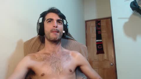 Snapshot of therazhanen chatting on 03-11-25, 06:53 Santiago Enrique online show from 03-11-25, 06:53