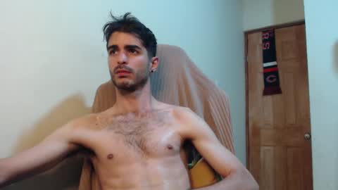 Snapshot of therazhanen chatting on 09-19-25, 04:47 Santiago Enrique online show from 09-19-25, 04:47