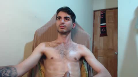 Snapshot of therazhanen chatting on 09-20-25, 06:36 Santiago Enrique online show from 09-20-25, 06:36