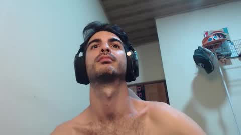 Snapshot of therazhanen chatting on 09-28-25, 03:56 Santiago Enrique online show from 09-28-25, 03:56