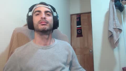 Snapshot of therazhanen chatting on 09-29-25, 06:29 Santiago Enrique online show from 09-29-25, 06:29